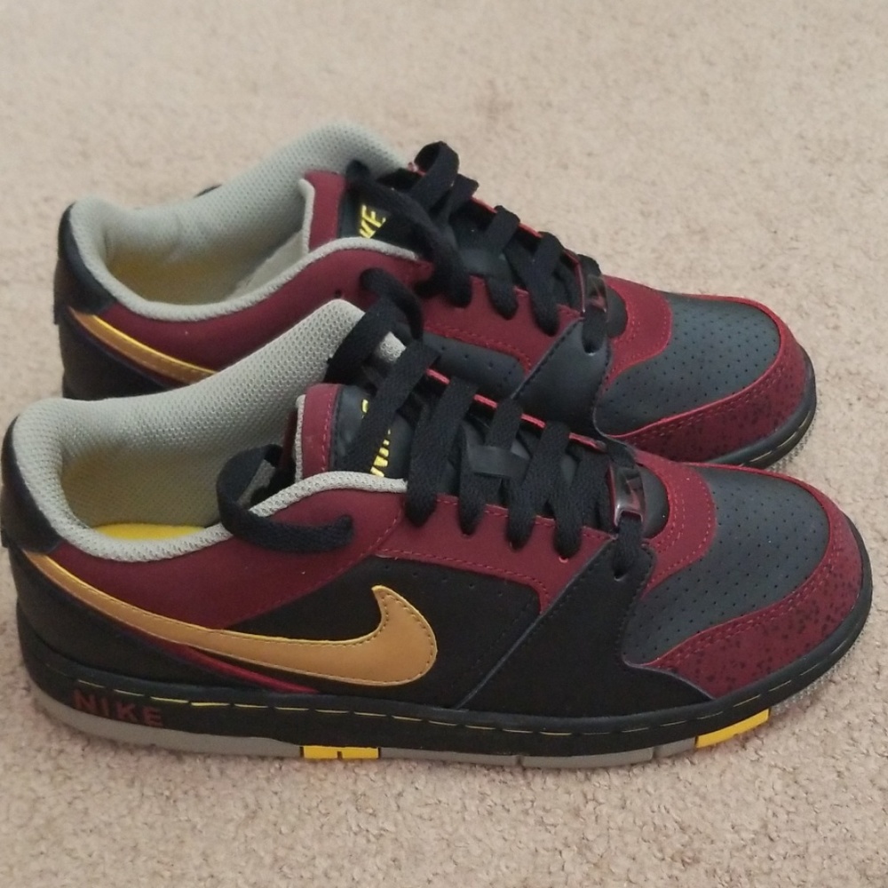 Nike Prestige II Boys NEVER WORN Sneakers